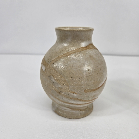 Small Vintage Ceramic m&m JAR Beige Tan Ash Glazed Pottery Vessel Vase W/ Hole - Picture 12 of 17